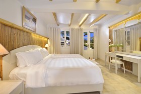 Petinos Hotel