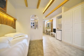 Petinos Hotel