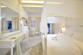 Petinos Hotel