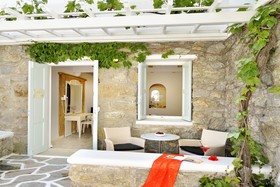 Petinos Hotel