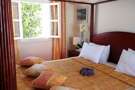 Petinos Hotel