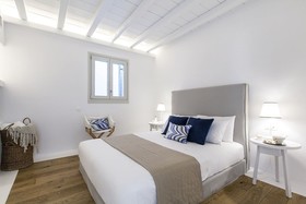 Villa Blue - White by Thea-Concept