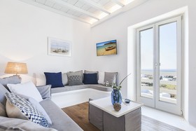 Villa Blue - White by Thea-Concept