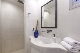 Villa Blue - White by Thea-Concept