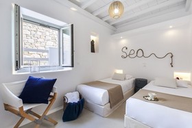 Villa Blue - White by Thea-Concept