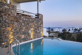 Villa Blue - White by Thea-Concept