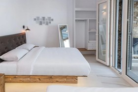 Etesians Luxury Suites
