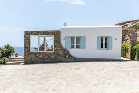 Etesians Luxury Suites