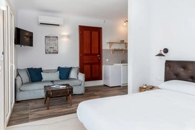 Etesians Luxury Suites
