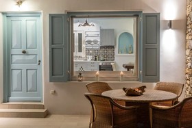 Etesians Luxury Suites