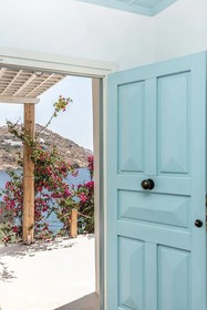 Etesians Luxury Suites