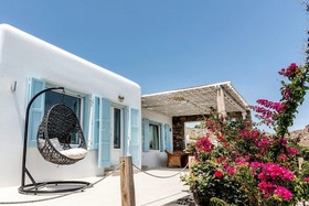 Etesians Luxury Suites