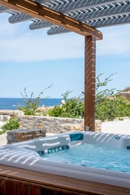 Etesians Luxury Suites