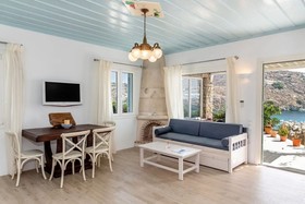 Etesians Luxury Suites