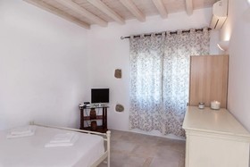 Etesians Luxury Suites