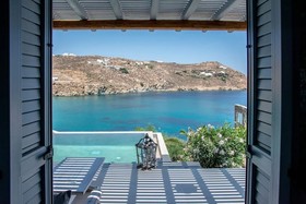Etesians Luxury Suites