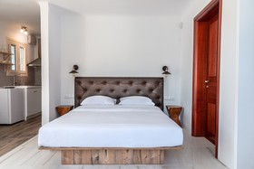 Etesians Luxury Suites