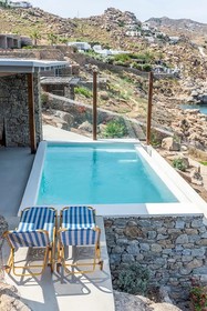 Etesians Luxury Suites