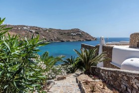 Etesians Luxury Suites