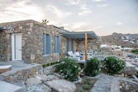 Etesians Luxury Suites