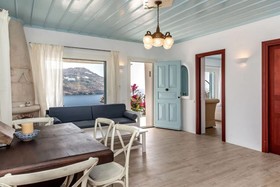 Etesians Luxury Suites
