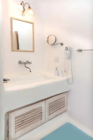 Etesians Luxury Suites