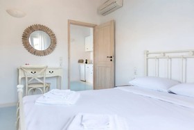 Etesians Luxury Suites