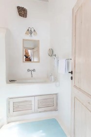 Etesians Luxury Suites