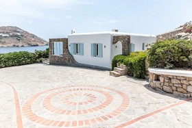 Etesians Luxury Suites