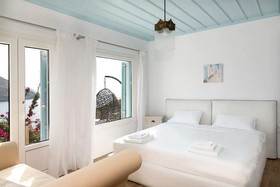Etesians Luxury Suites