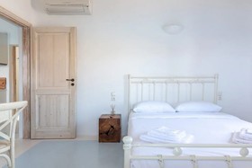 Etesians Luxury Suites