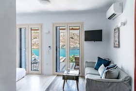 Etesians Luxury Suites
