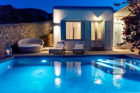 Etesians Luxury Suites