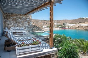 Etesians Luxury Suites