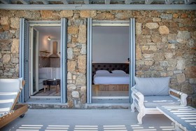 Etesians Luxury Suites