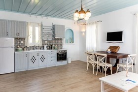 Etesians Luxury Suites