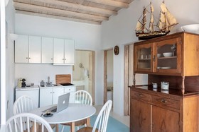Etesians Luxury Suites