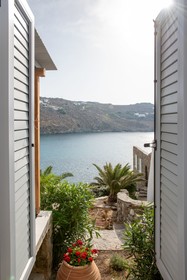 Etesians Luxury Suites