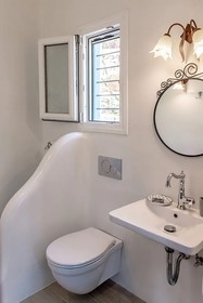 Etesians Luxury Suites