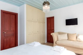 Etesians Luxury Suites