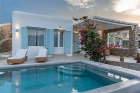 Etesians Luxury Suites