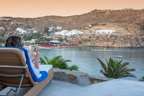 Etesians Luxury Suites