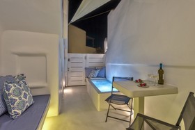Mykonian Mews