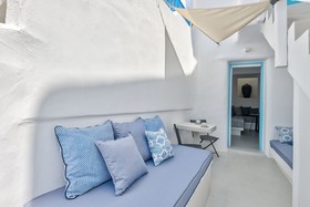 Mykonian Mews