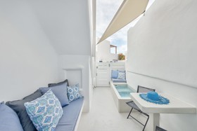 Mykonian Mews