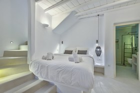 Mykonian Mews