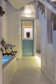 Mykonian Mews
