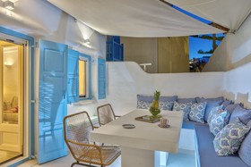Mykonian Mews