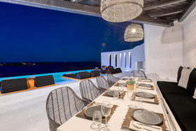 Psarou Black Villa