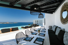 Psarou Black Villa